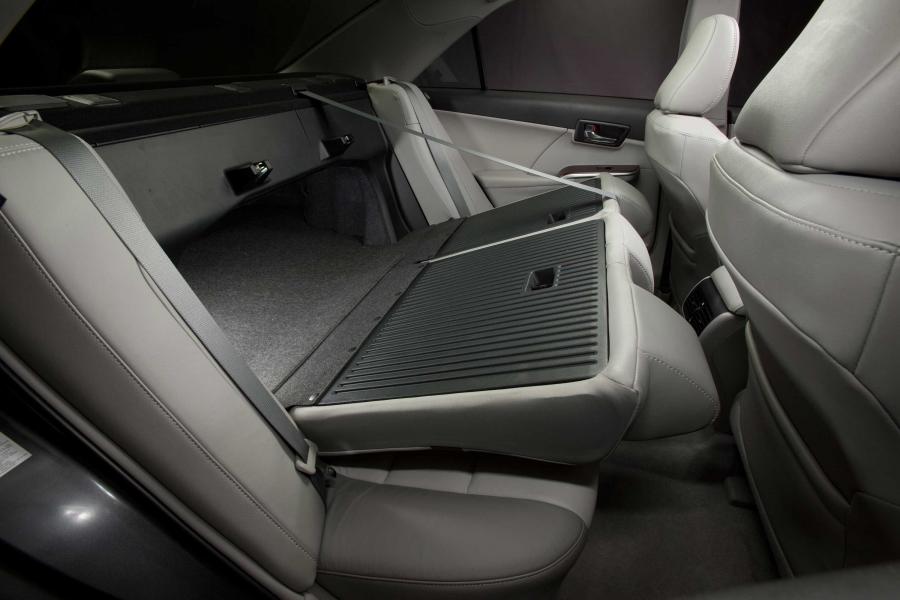  Toyota Camry XLE 2012 года  (фото 6 из 16)